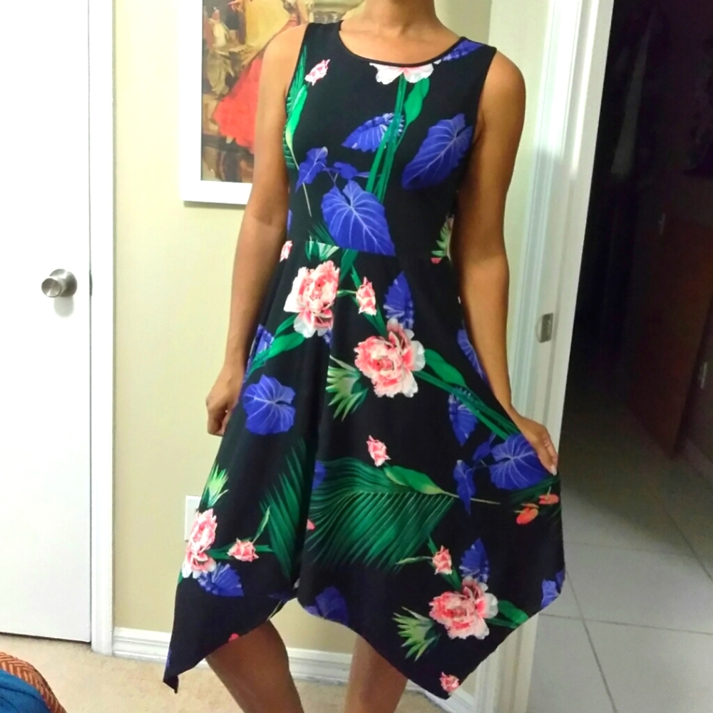 Eci Floral Dress